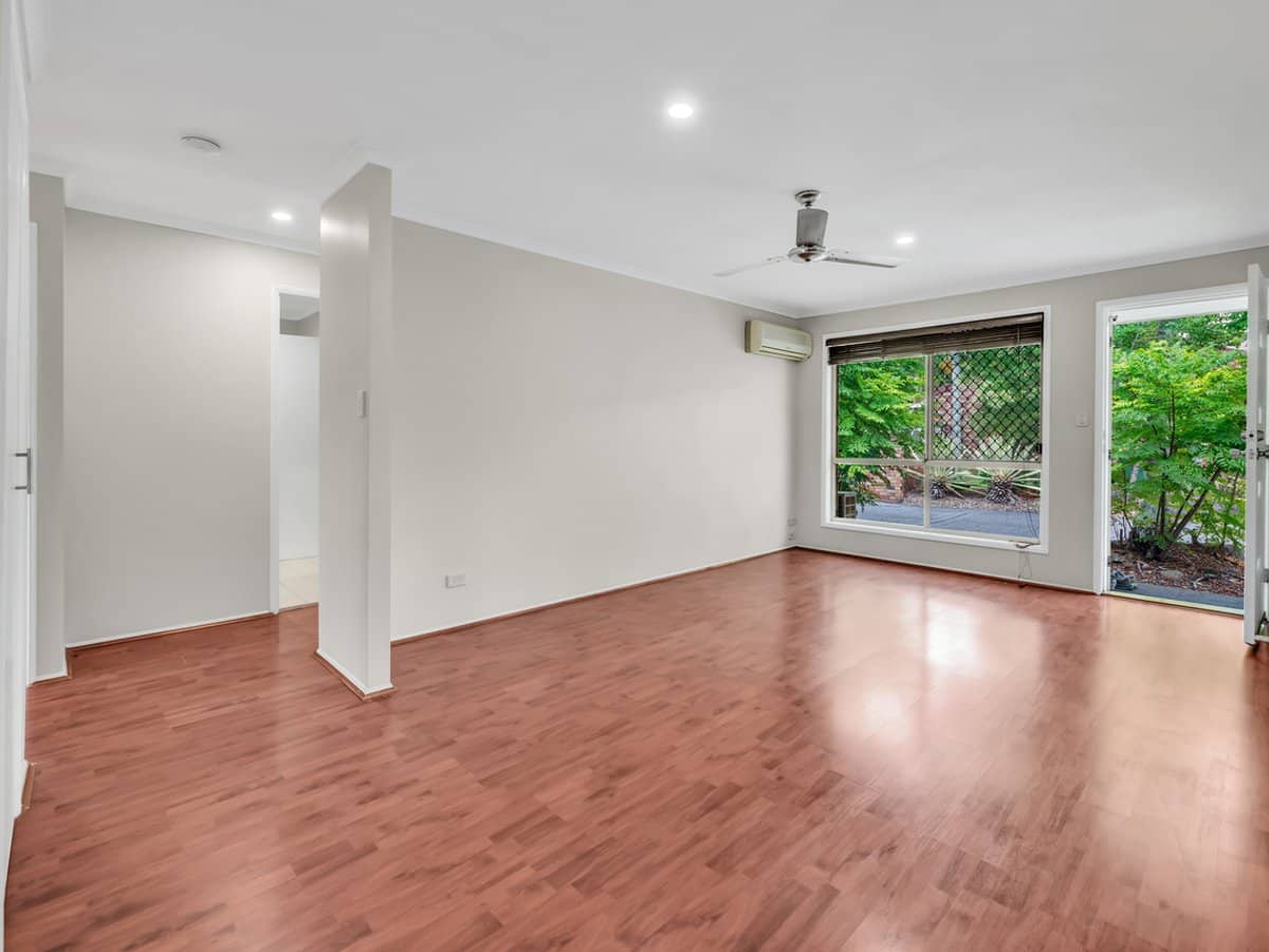 29-31 Golden Palms Court, ASHMORE - Thumbnail 11