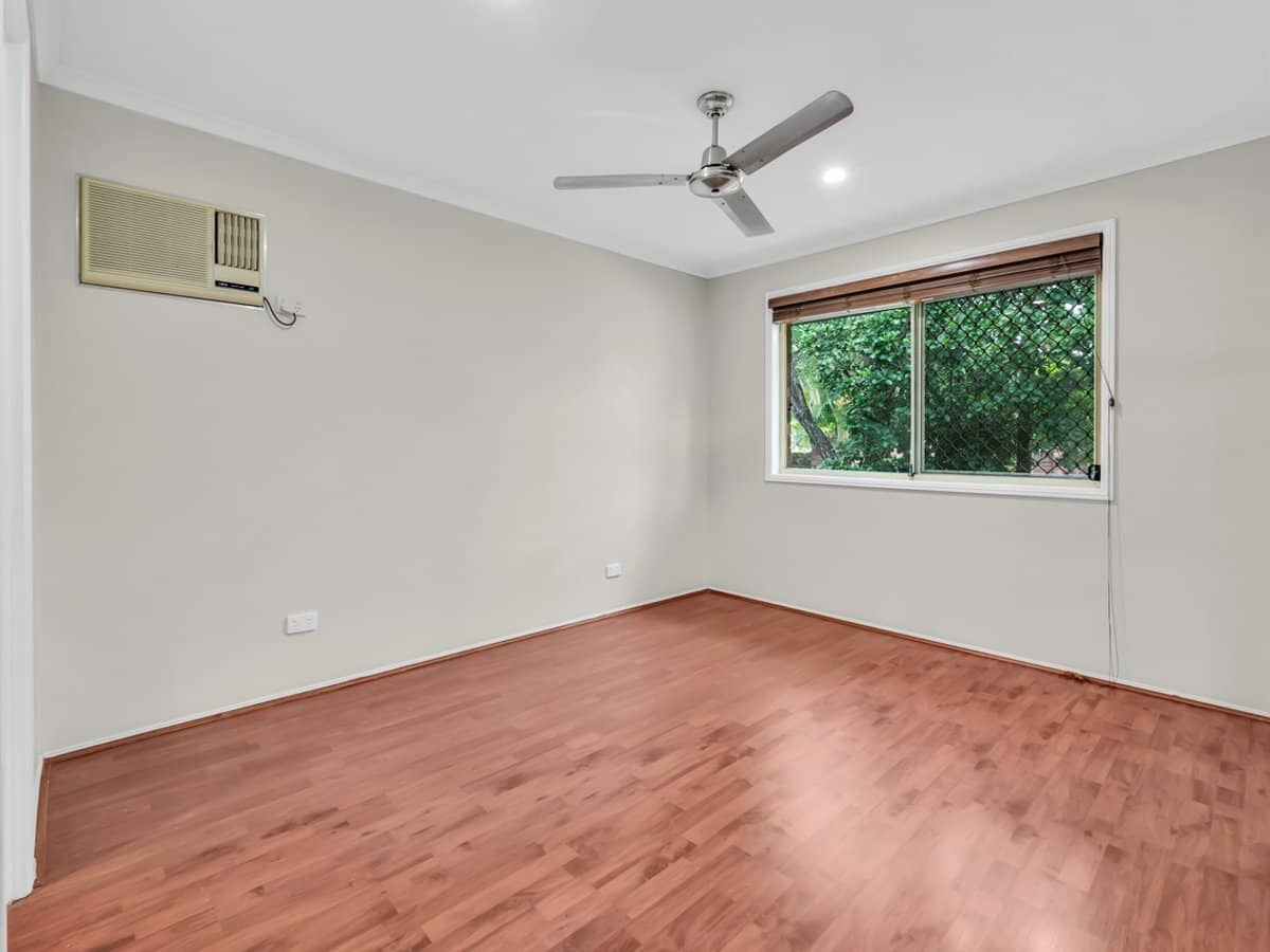 29-31 Golden Palms Court, ASHMORE - Thumbnail 12