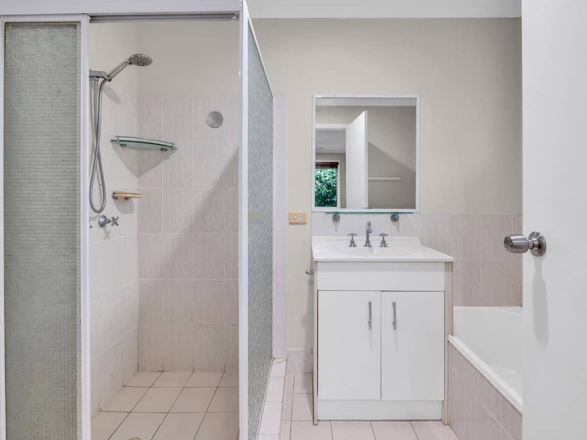 29-31 Golden Palms Court, ASHMORE - Thumbnail 13