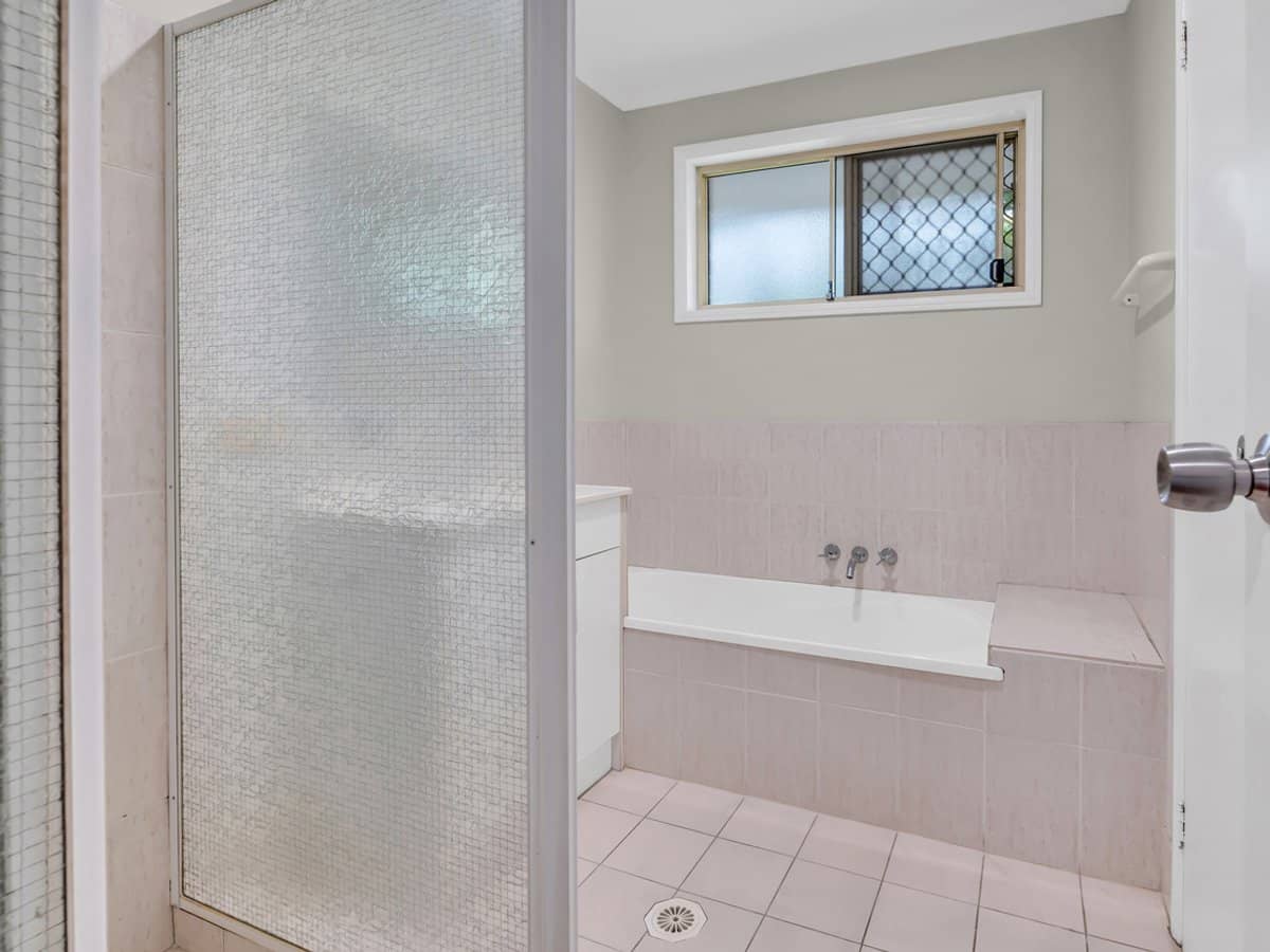 29-31 Golden Palms Court, ASHMORE - Thumbnail 14