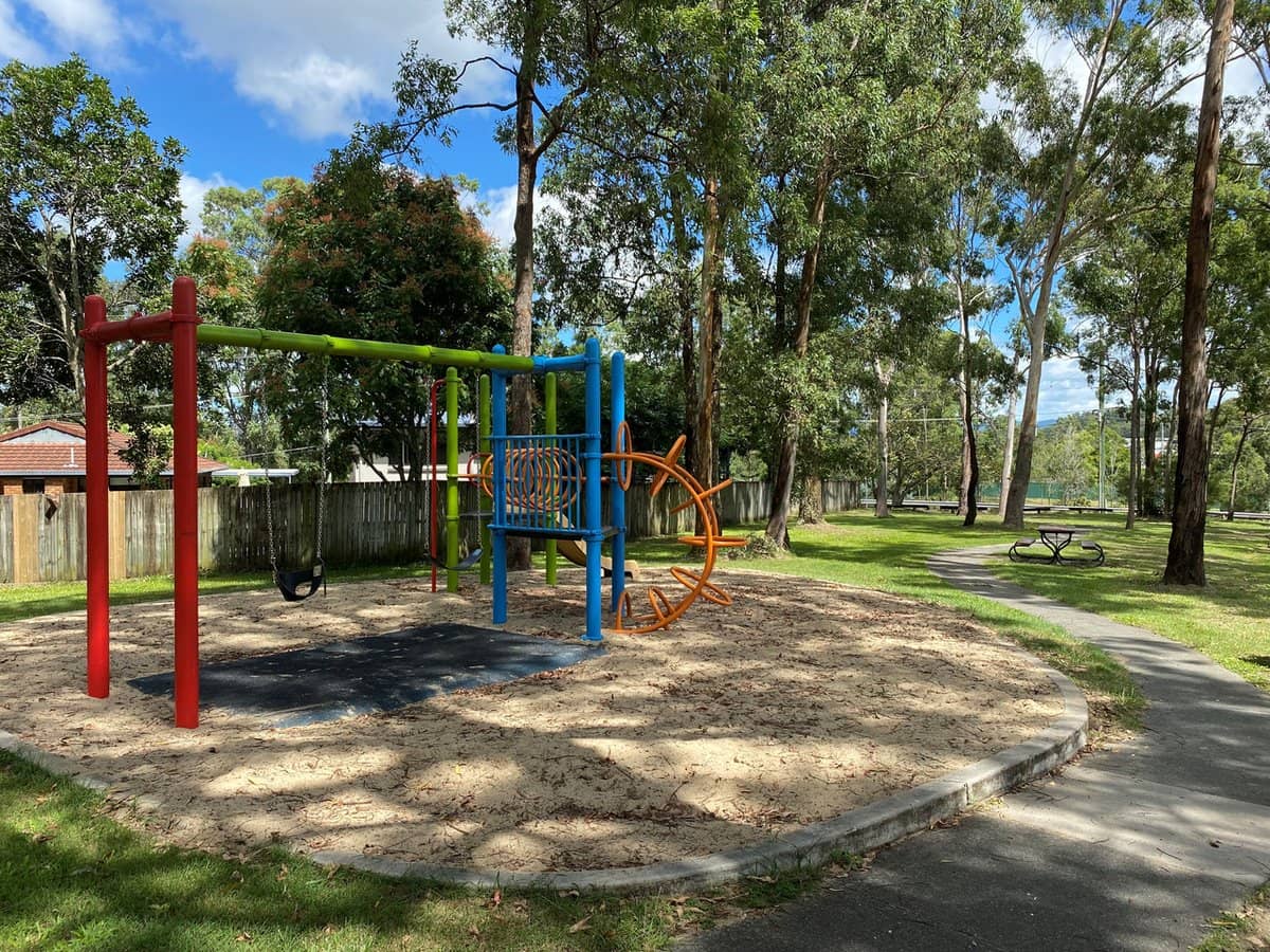 29-31 Golden Palms Court, ASHMORE - Thumbnail 23