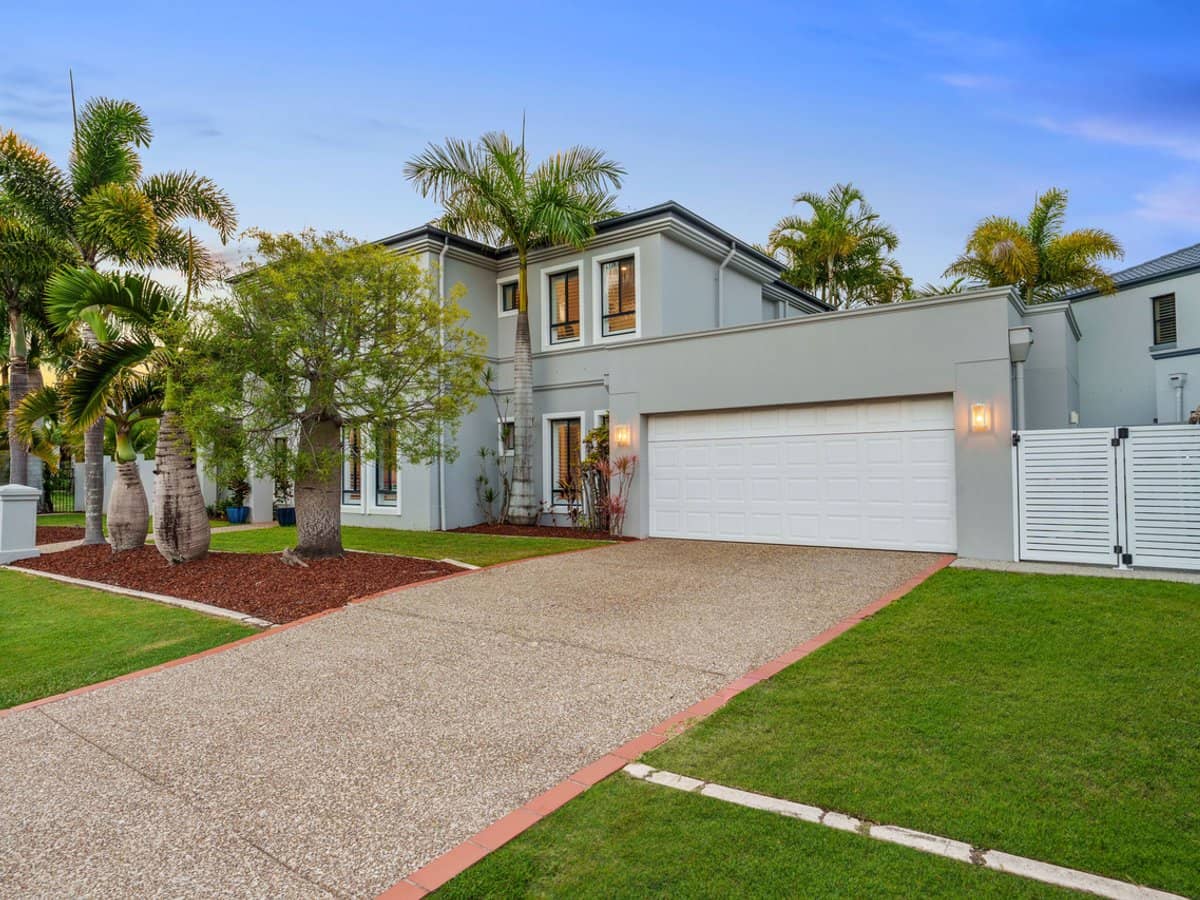 8396 Magnolia Drive, Hope Island - Thumbnail 2