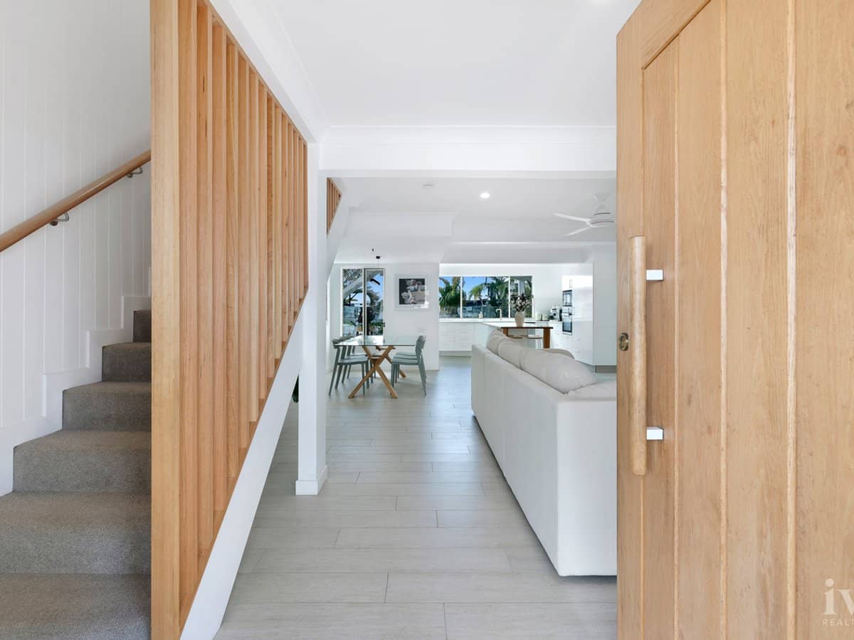 57 Abalone Avenue, Paradise Point - Thumbnail 2