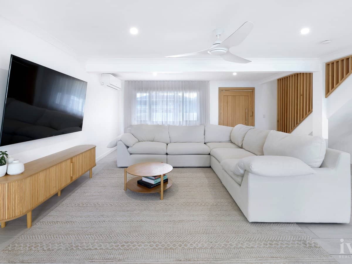 57 Abalone Avenue, Paradise Point - Thumbnail 3