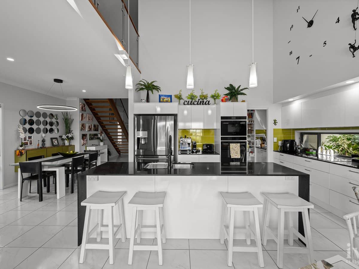 15 Waters Close, Hope Island - Thumbnail 4