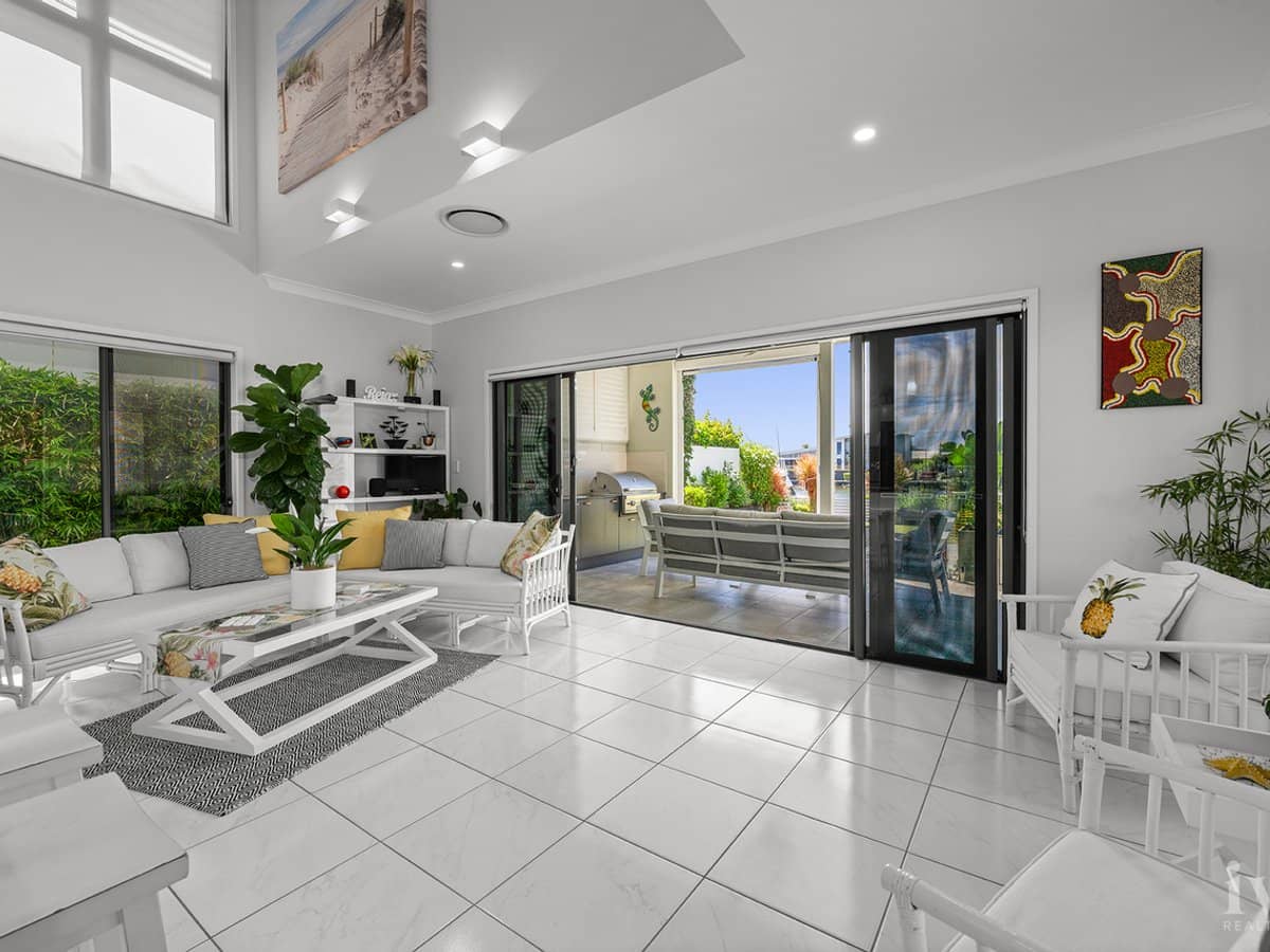 15 Waters Close, Hope Island - Thumbnail 5