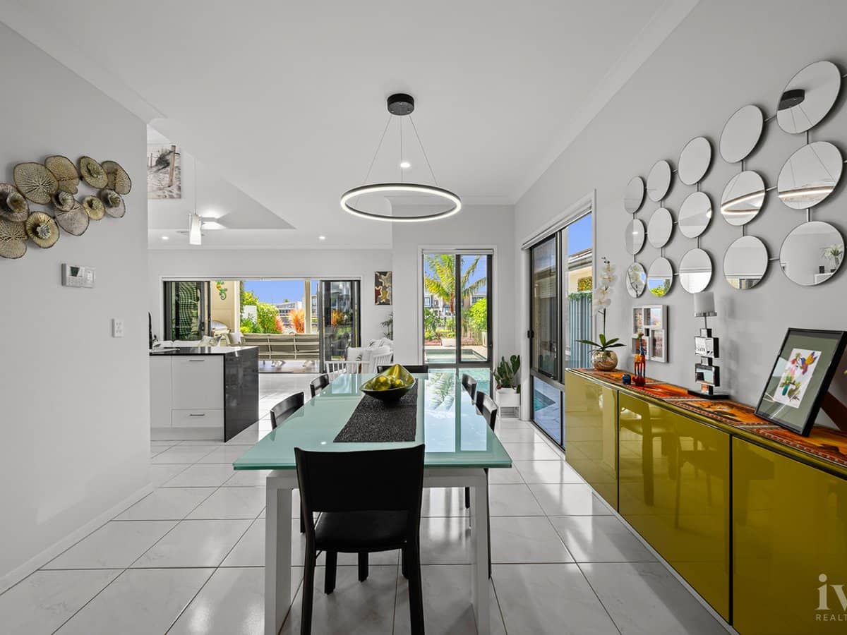 15 Waters Close, Hope Island - Thumbnail 7