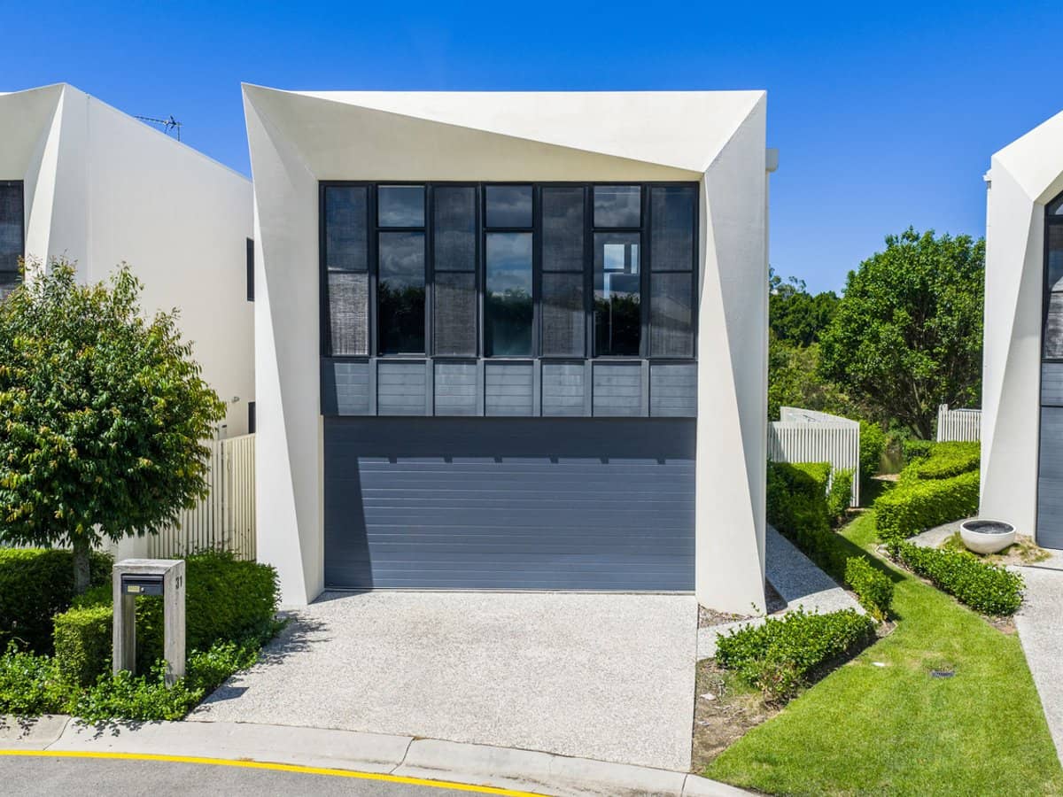 31 Peninsula Drive, Robina - Thumbnail 1