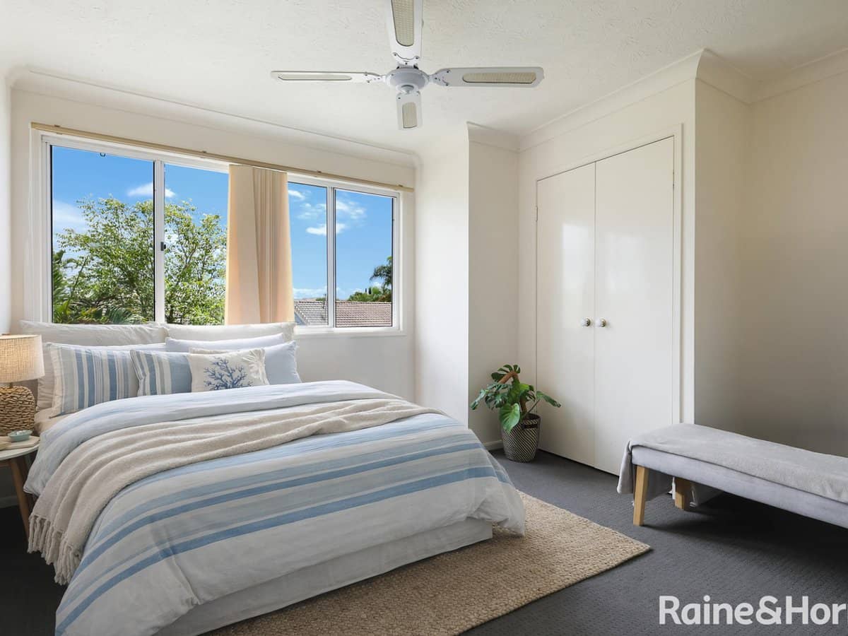 50 St Kevins Avenue, BENOWA - Thumbnail 6