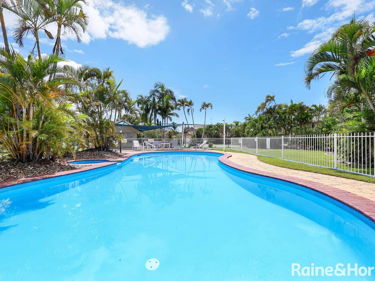 50 St Kevins Avenue, BENOWA - Thumbnail 10