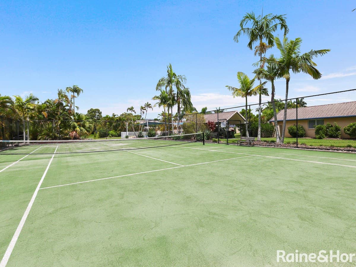 50 St Kevins Avenue, BENOWA - Thumbnail 11