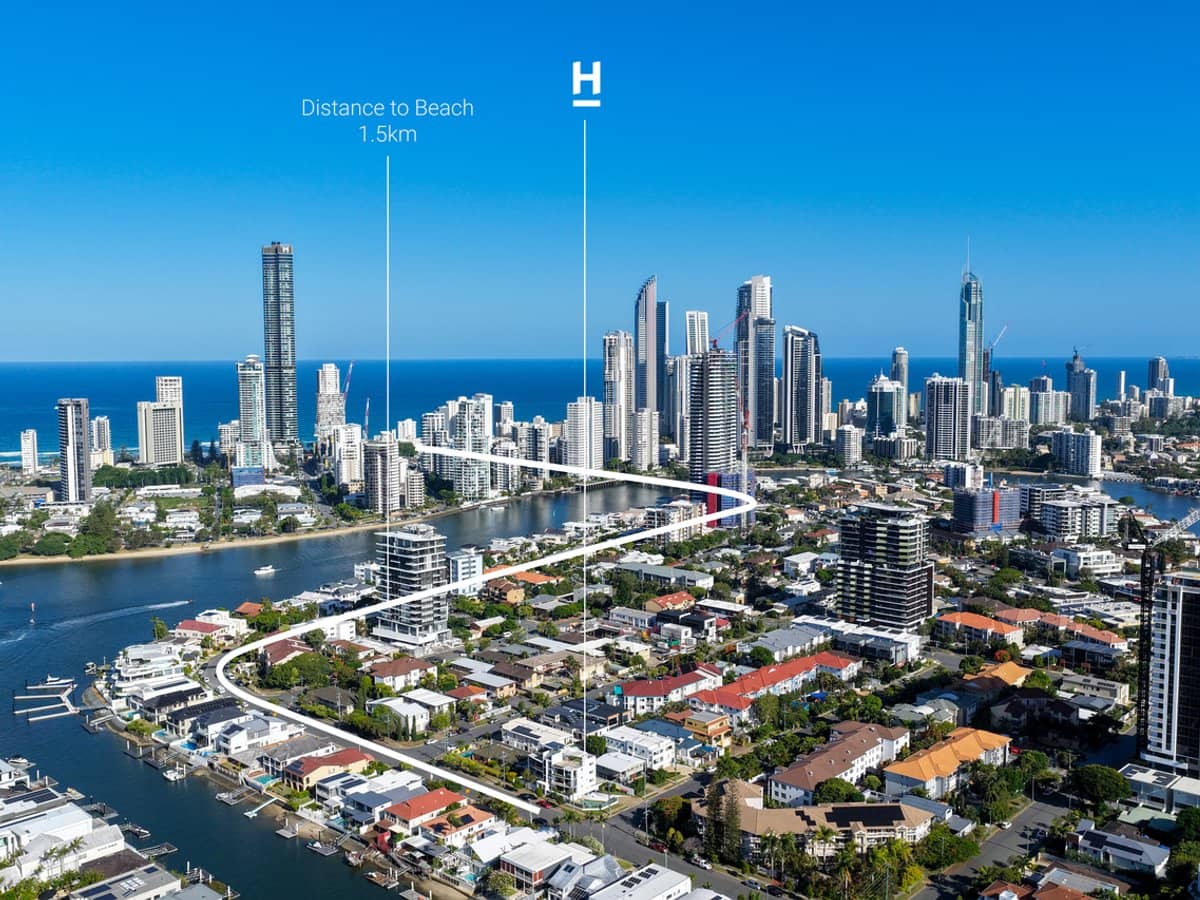 134 Stanhill Drive, CHEVRON ISLAND - Thumbnail 14