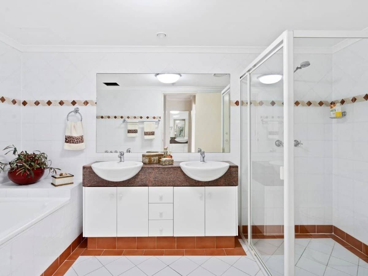 59 Pacific Street, Main Beach - Thumbnail 12