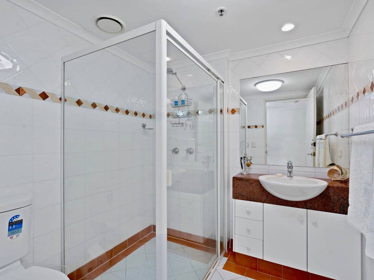 59 Pacific Street, Main Beach - Thumbnail 13