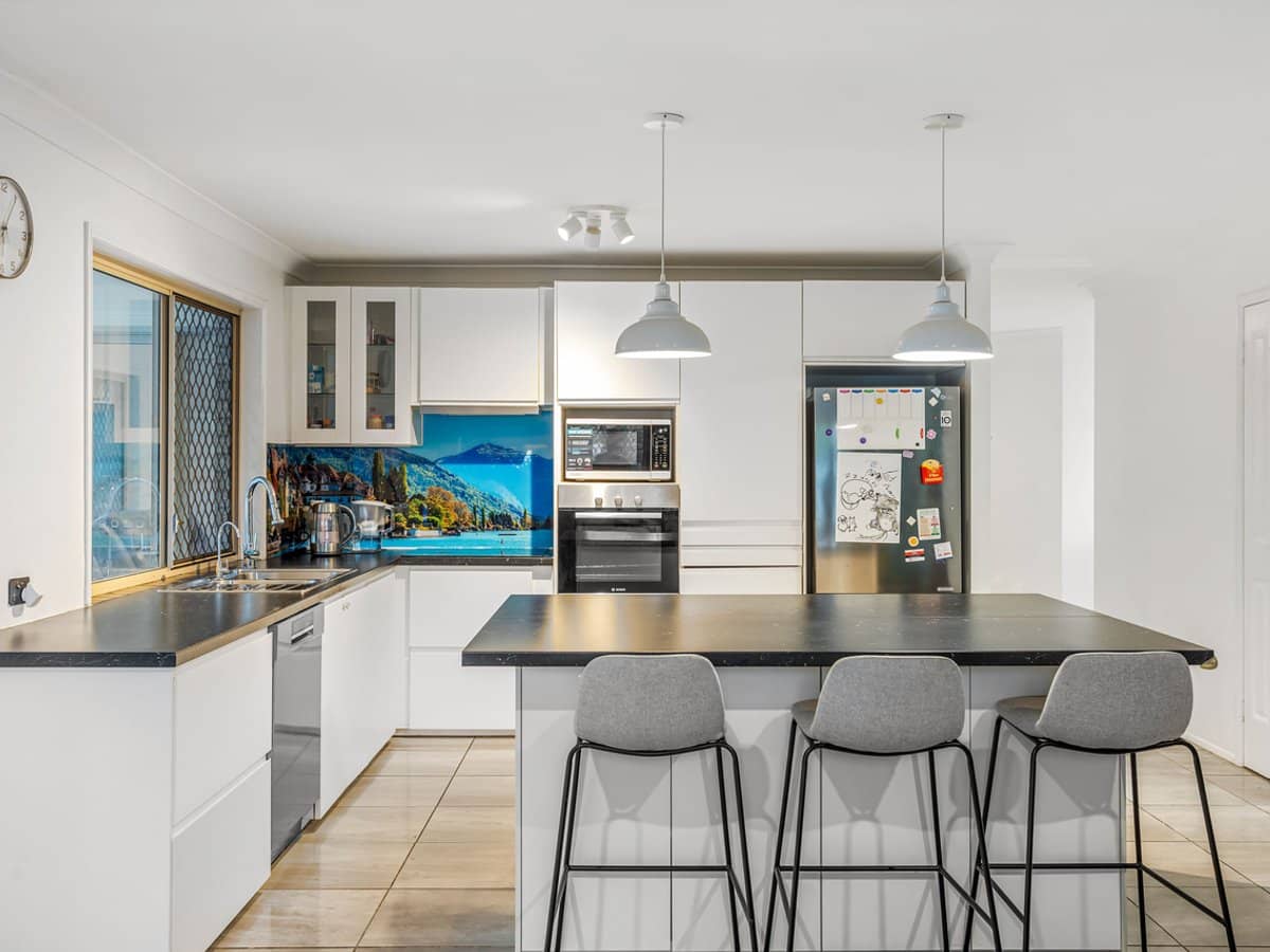 4 Rarotonga Rise, Pacific Pines - Thumbnail 5