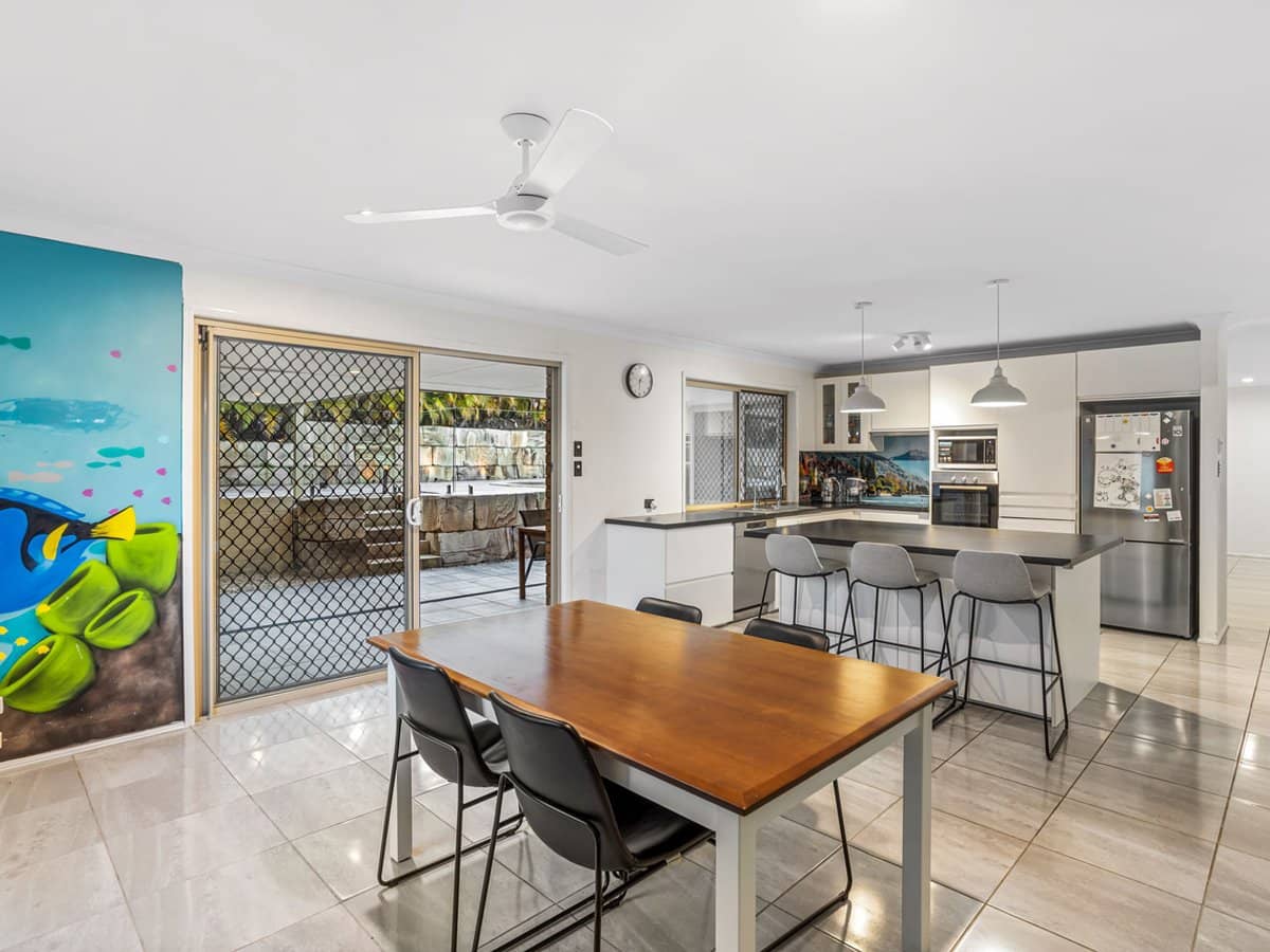 4 Rarotonga Rise, Pacific Pines - Thumbnail 7