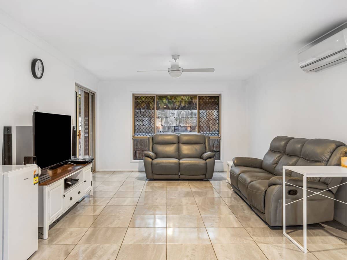 4 Rarotonga Rise, Pacific Pines - Thumbnail 10