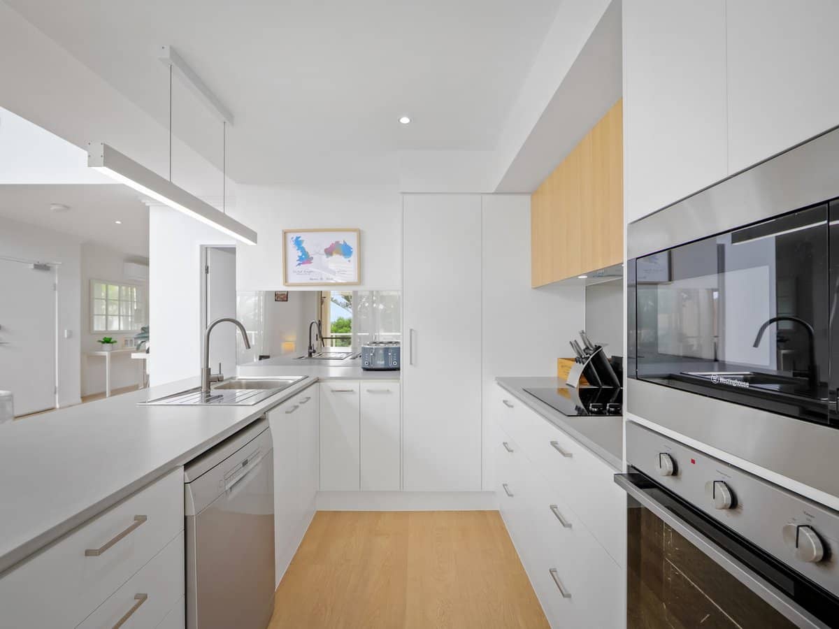 251 Varsity Parade, VARSITY LAKES - Thumbnail 7