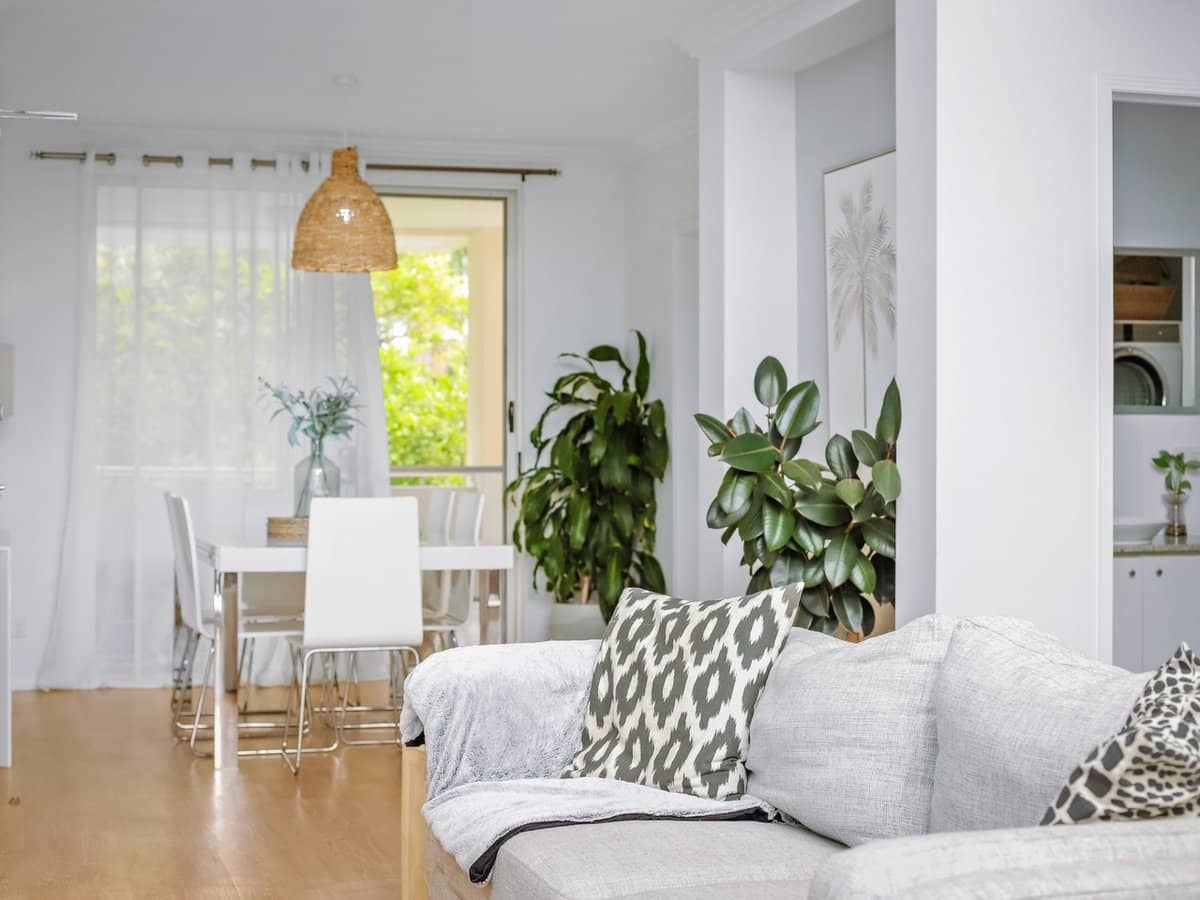 251 Varsity Parade, VARSITY LAKES - Thumbnail 10