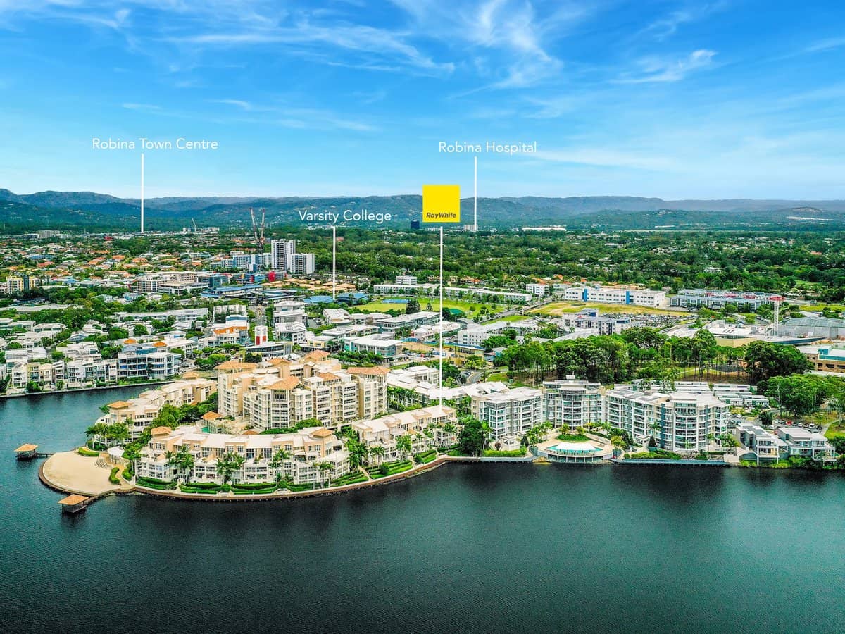 251 Varsity Parade, VARSITY LAKES - Thumbnail 14