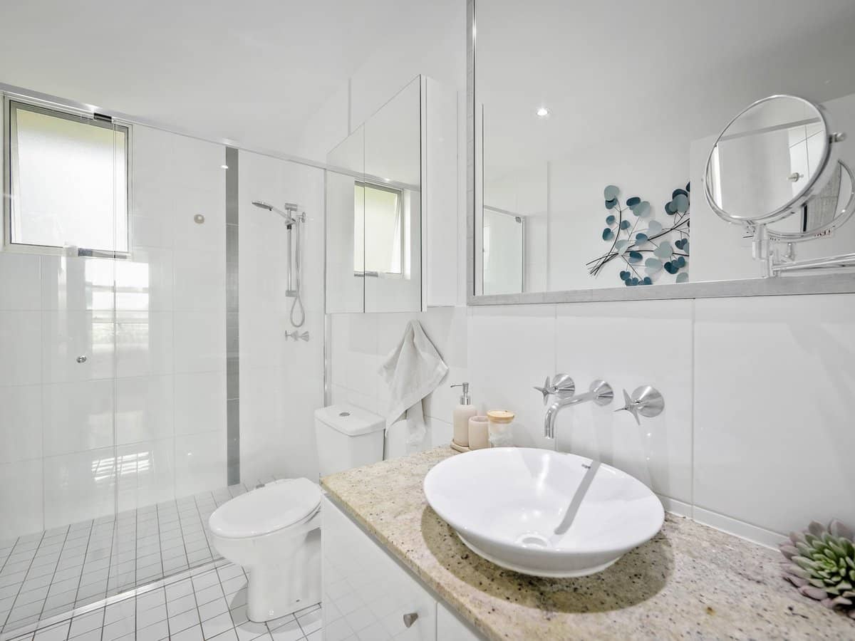 251 Varsity Parade, VARSITY LAKES - Thumbnail 20