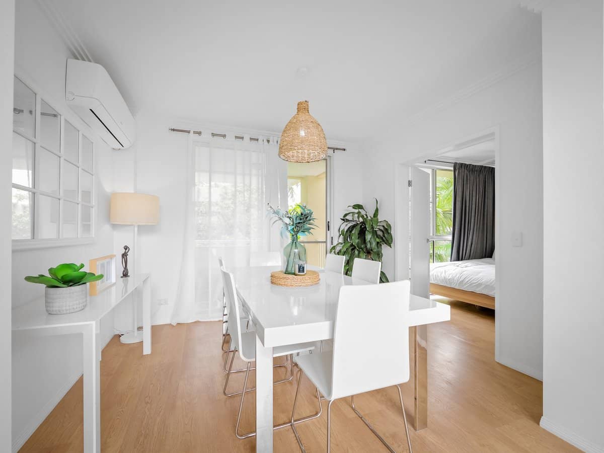 251 Varsity Parade, VARSITY LAKES - Thumbnail 25