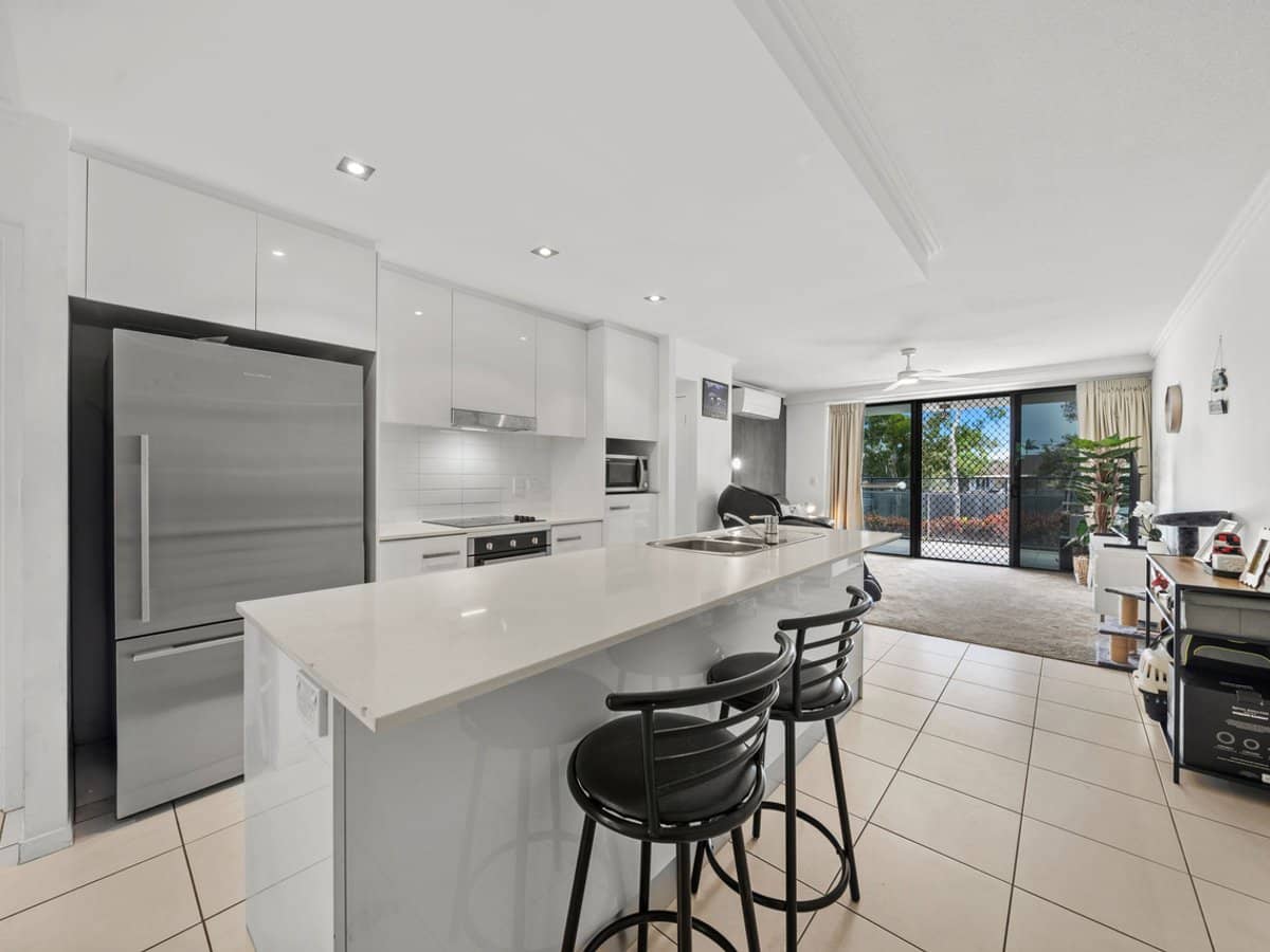 2 Gaven Crescent, Mermaid Beach - Thumbnail 3