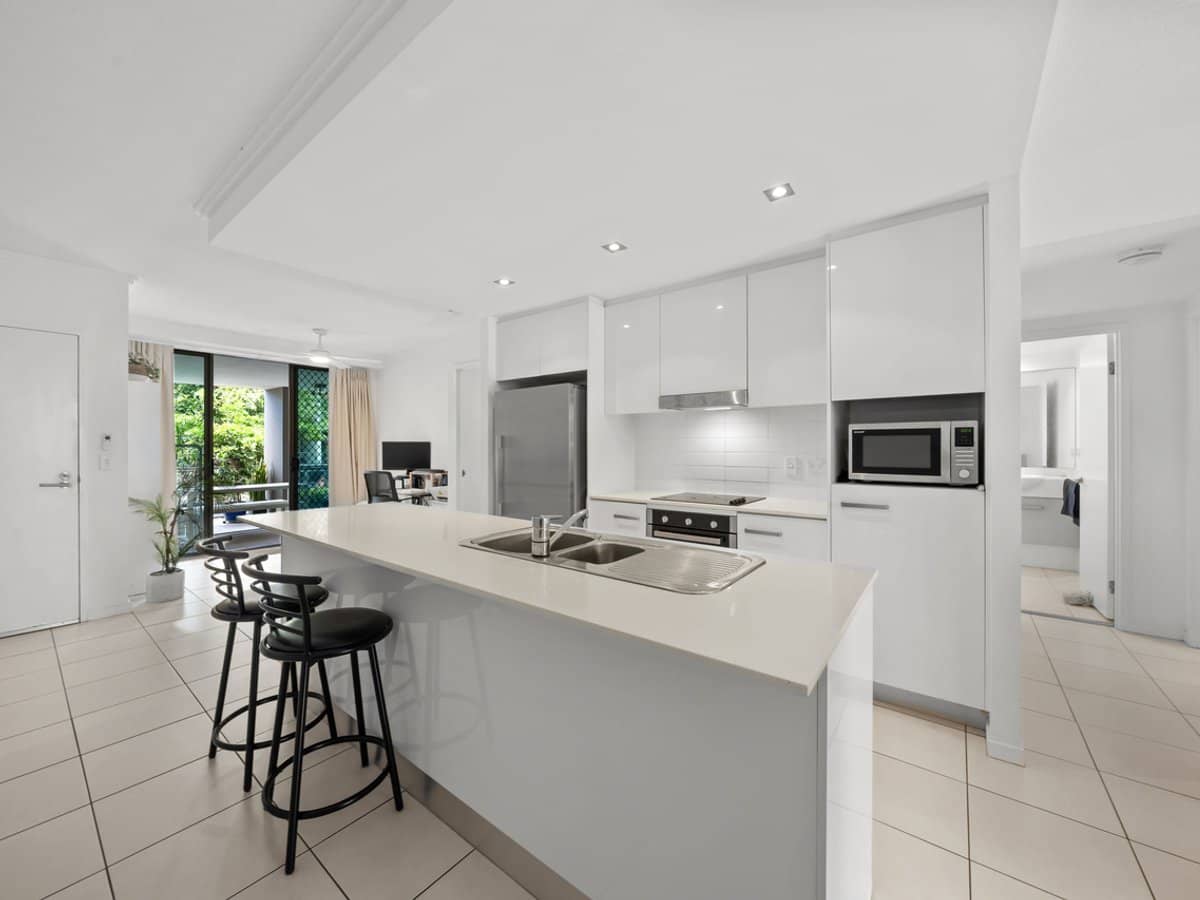 2 Gaven Crescent, Mermaid Beach - Thumbnail 4