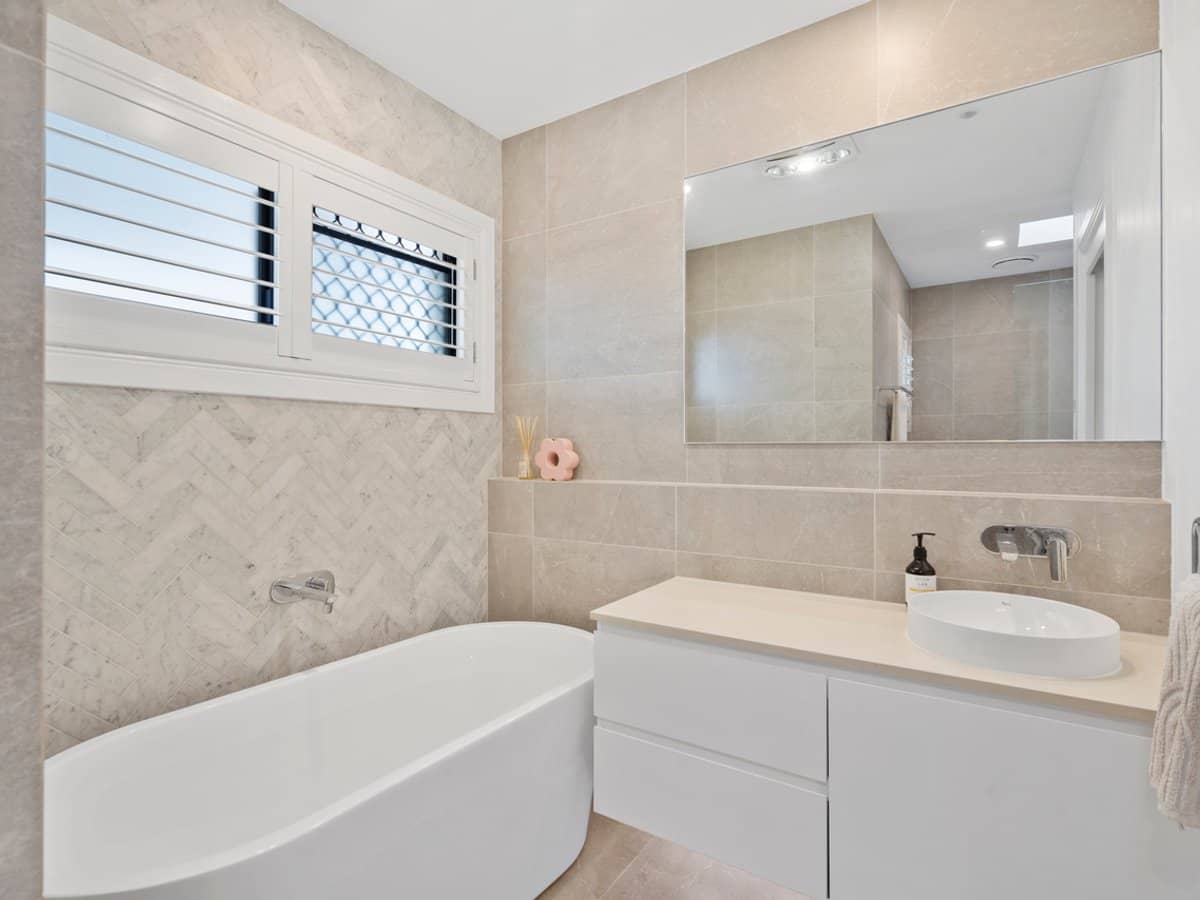 18 Kallaroo Crescent, ASHMORE - Thumbnail 19