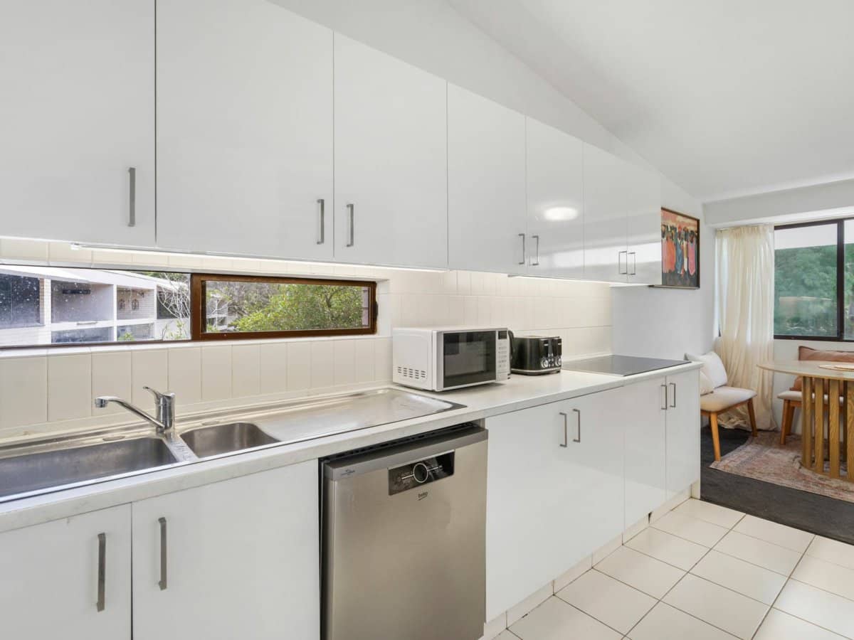 28-30 Rudd Street, BROADBEACH - Thumbnail 3