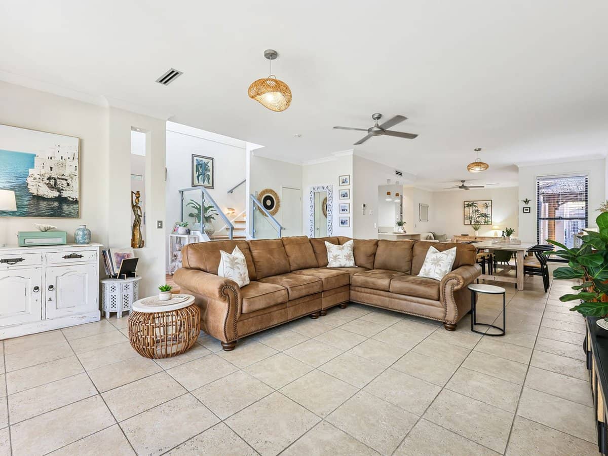 3102 The Boulevard, Carrara - Thumbnail 4