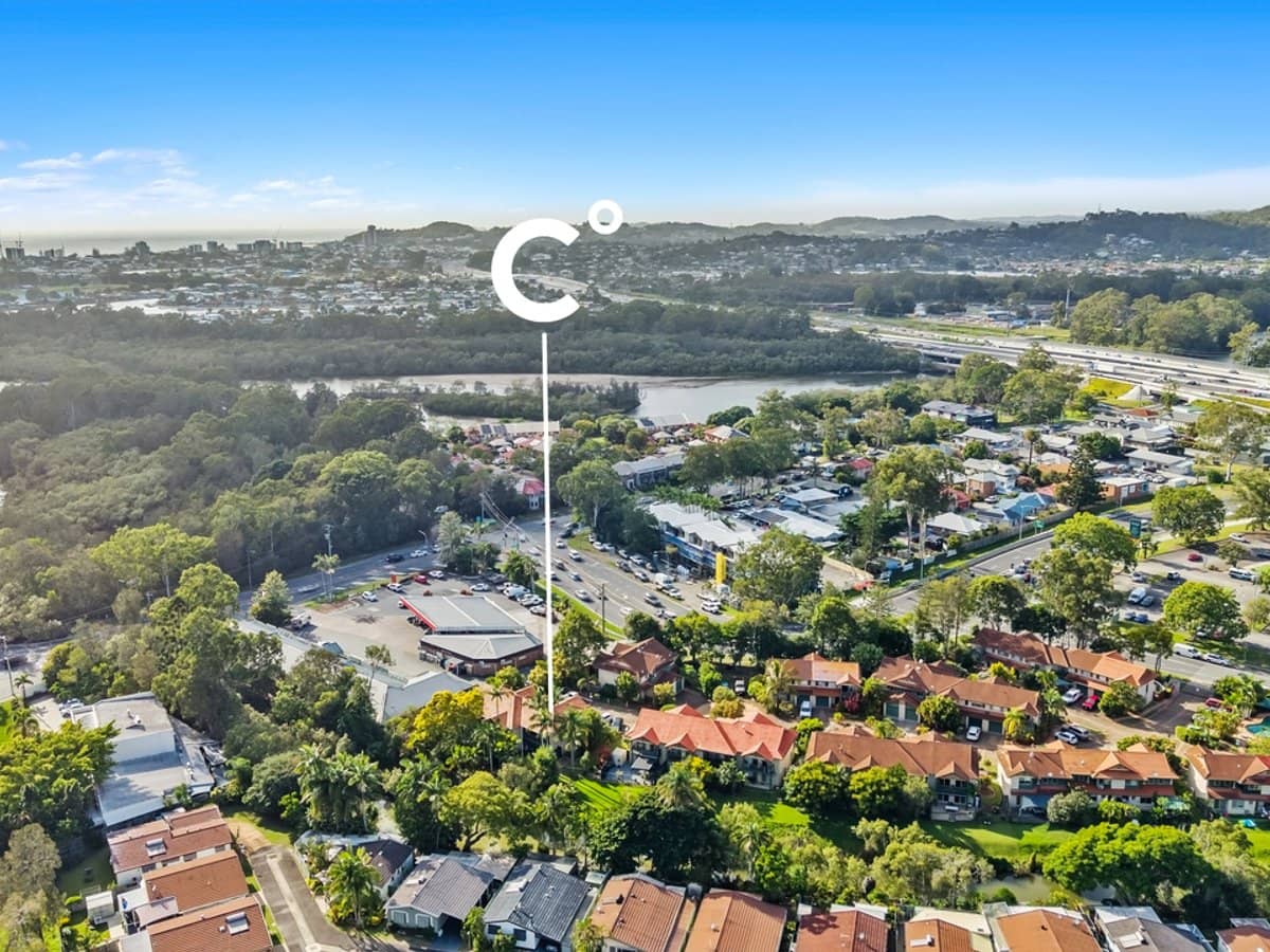 1 Township Drive, BURLEIGH HEADS - Thumbnail 2