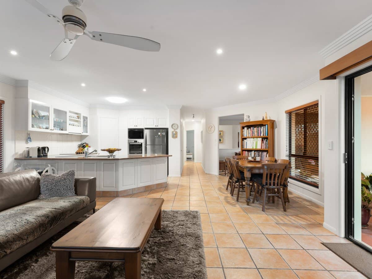 30 Nottinghill Gate Drive, ARUNDEL - Thumbnail 21