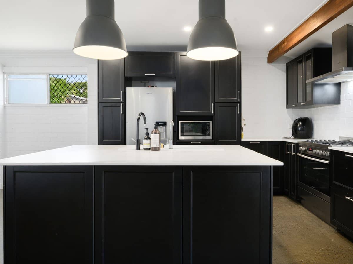 2 Guyra Avenue, BURLEIGH HEADS - Thumbnail 6