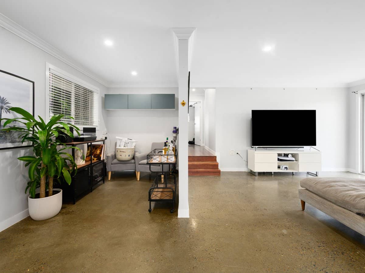 2 Guyra Avenue, BURLEIGH HEADS - Thumbnail 10