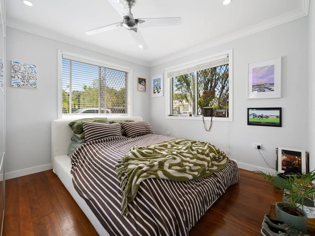 2 Guyra Avenue, BURLEIGH HEADS - Thumbnail 11