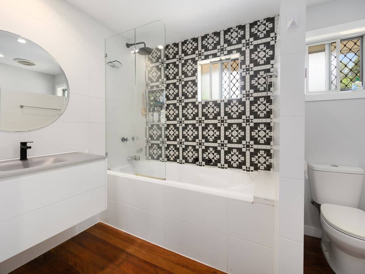 2 Guyra Avenue, BURLEIGH HEADS - Thumbnail 14