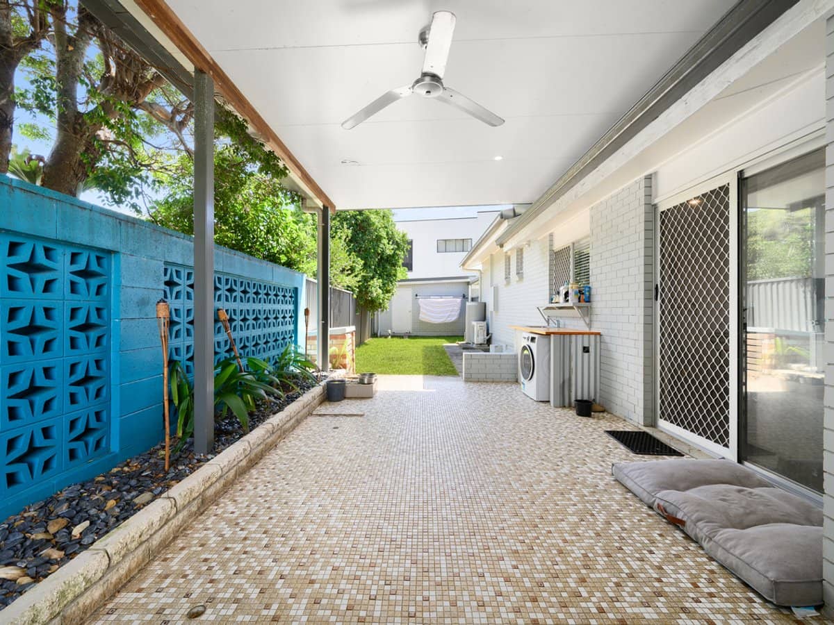 2 Guyra Avenue, BURLEIGH HEADS - Thumbnail 17