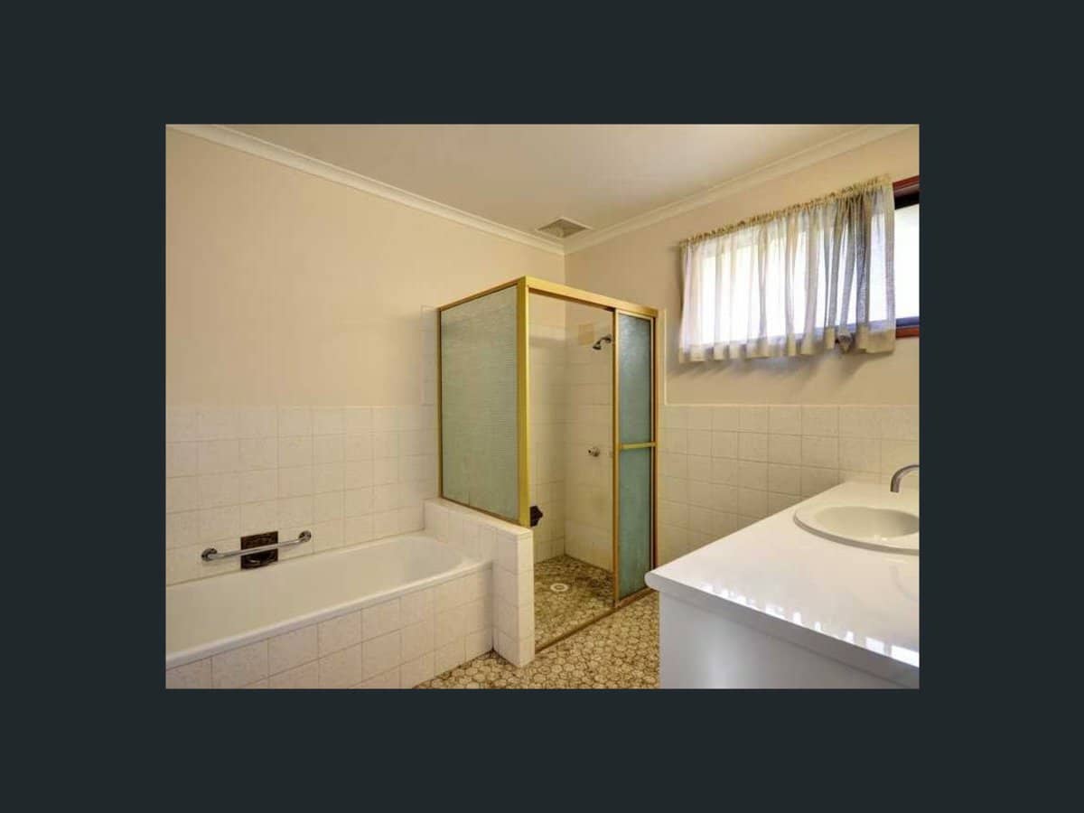 7 Bellbird Avenue, BURLEIGH WATERS - Thumbnail 10