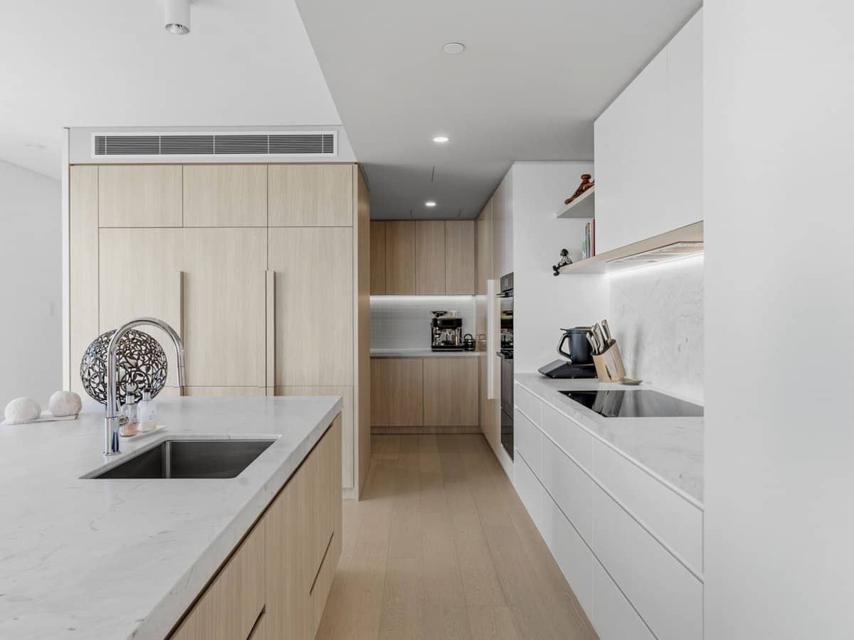 24 Woodroffe Avenue, Main Beach - Thumbnail 13