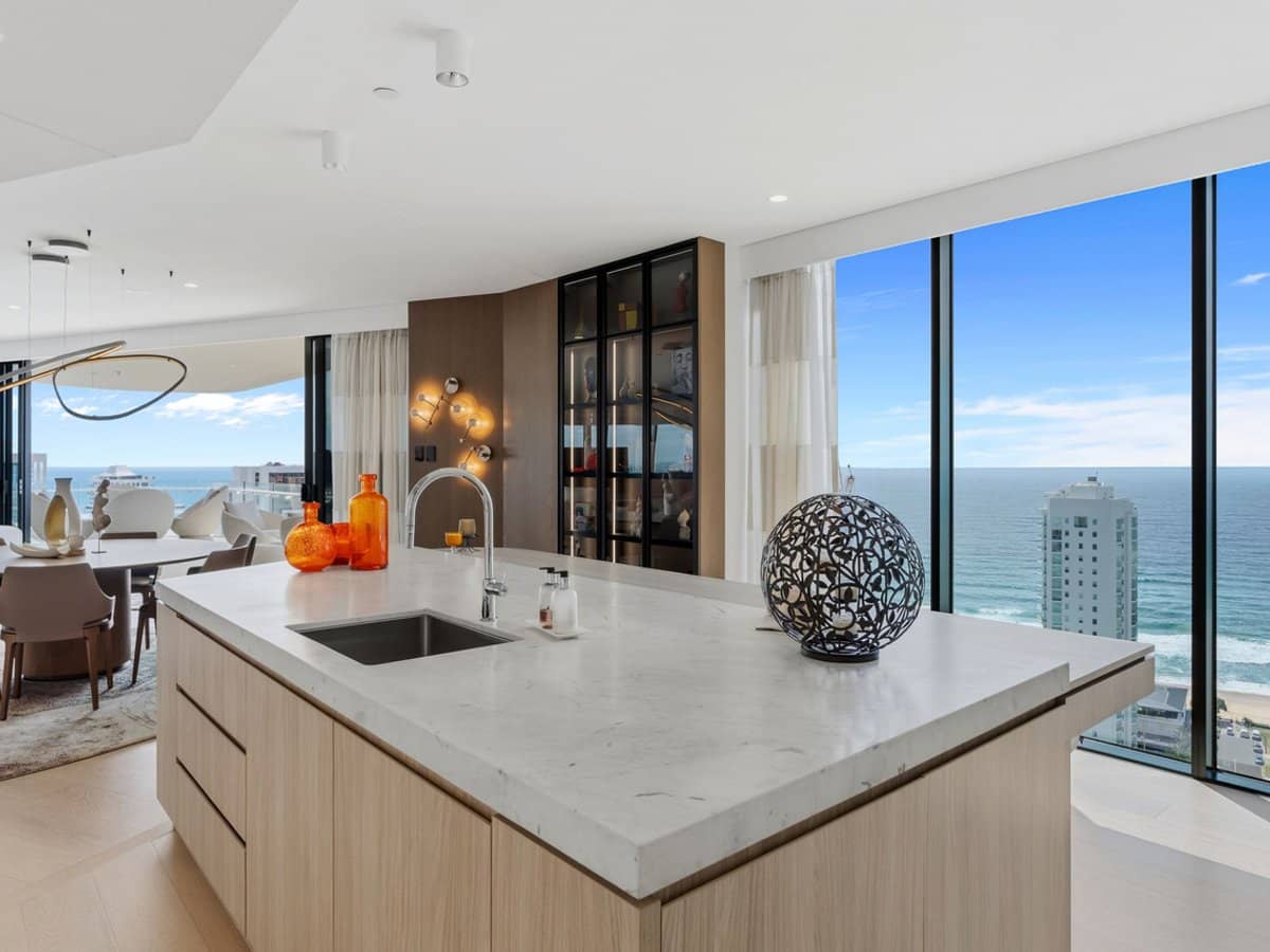 24 Woodroffe Avenue, Main Beach - Thumbnail 14