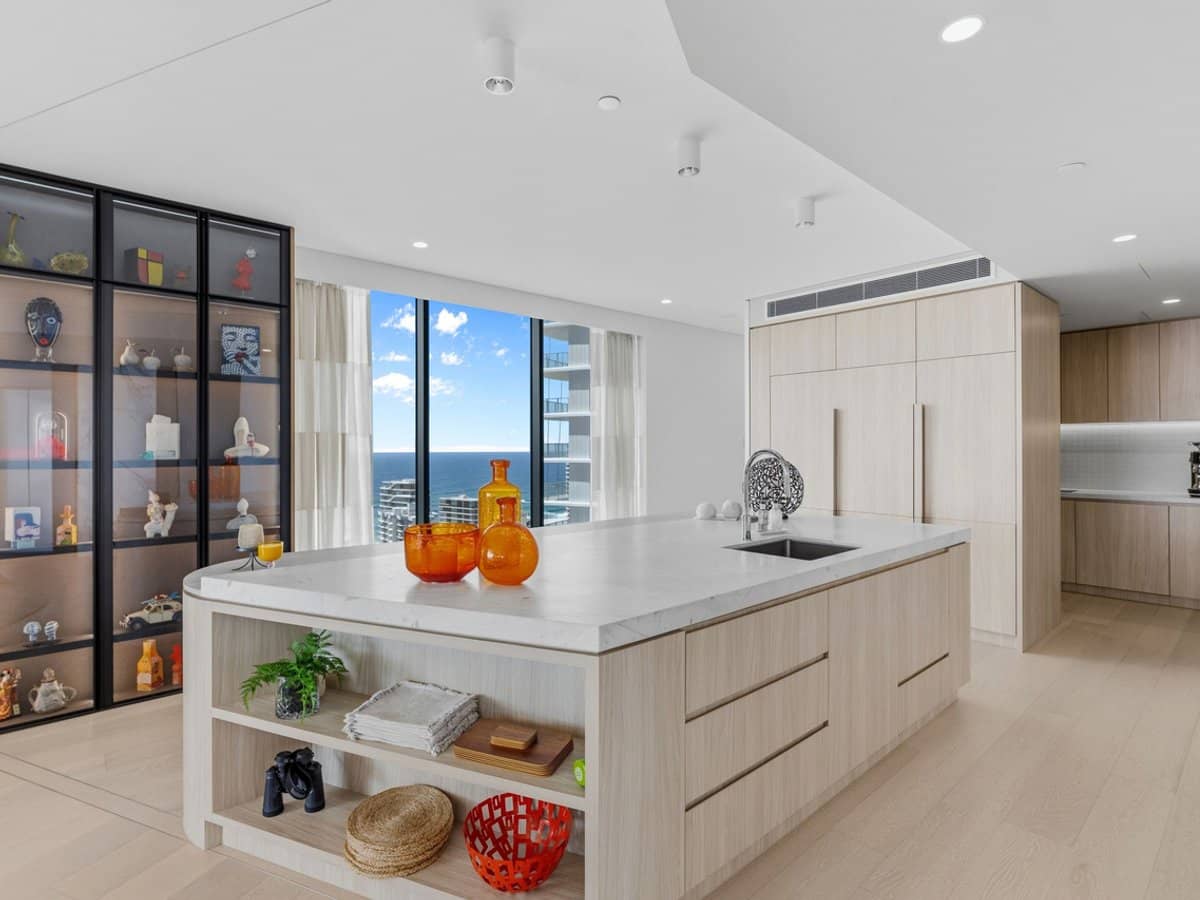 24 Woodroffe Avenue, Main Beach - Thumbnail 15