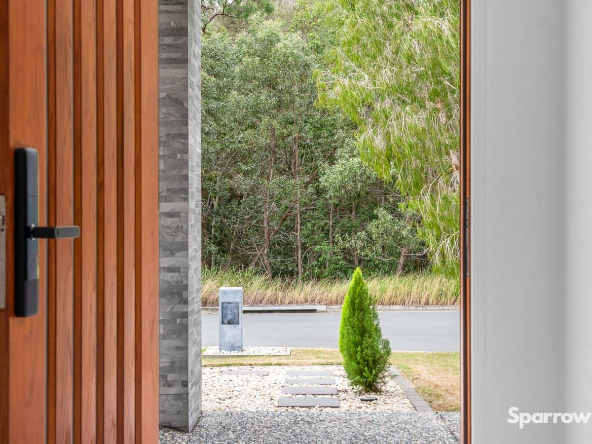 37 Enclave Drive, BAHRS SCRUB - Thumbnail 2