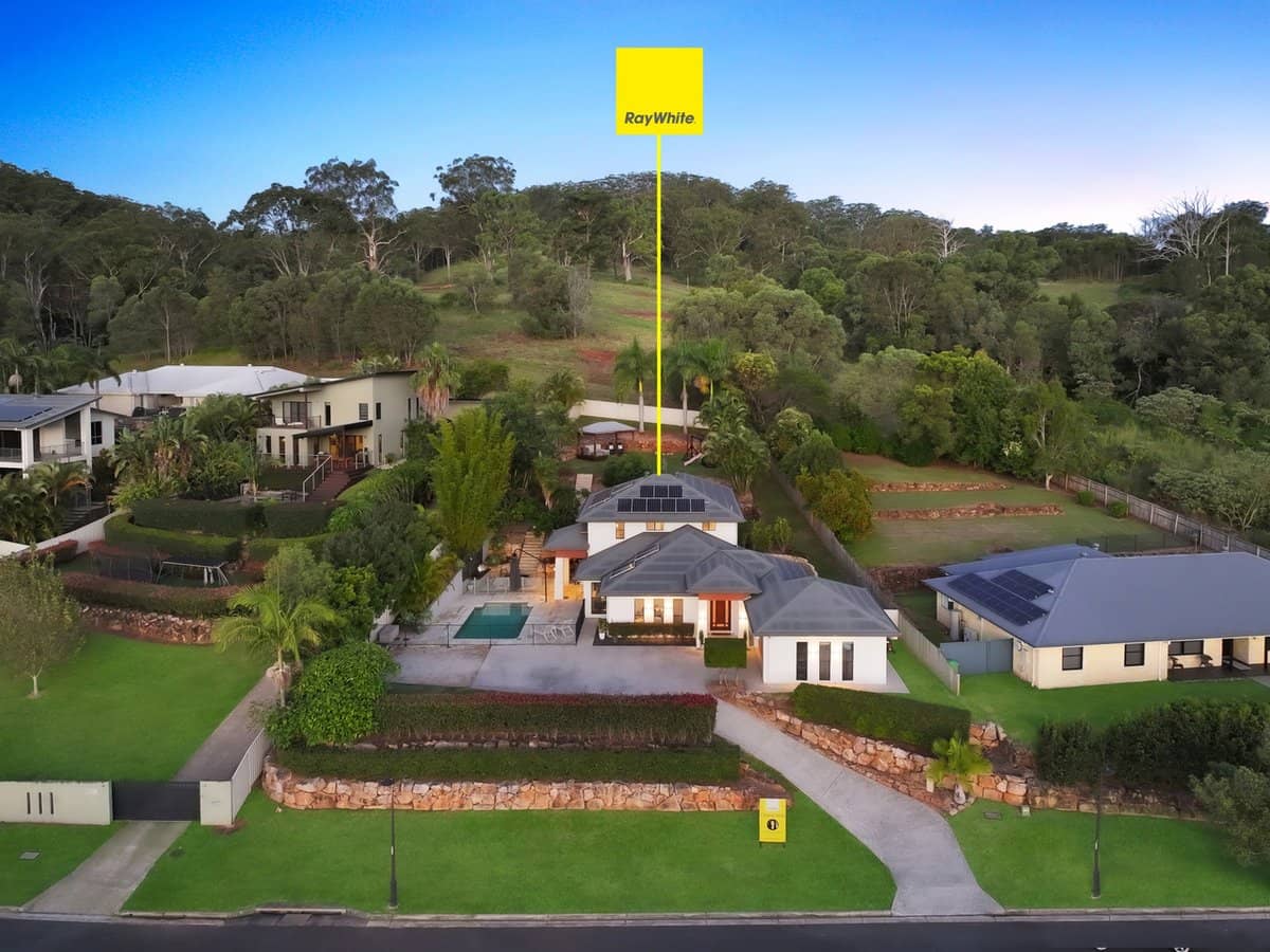 13 Finnagin Drive, BONOGIN - Thumbnail 1