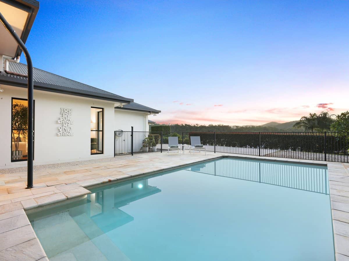 13 Finnagin Drive, BONOGIN - Thumbnail 24