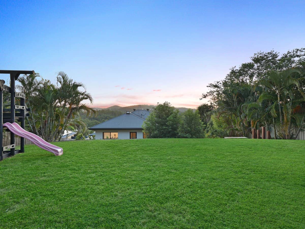 13 Finnagin Drive, BONOGIN - Thumbnail 29