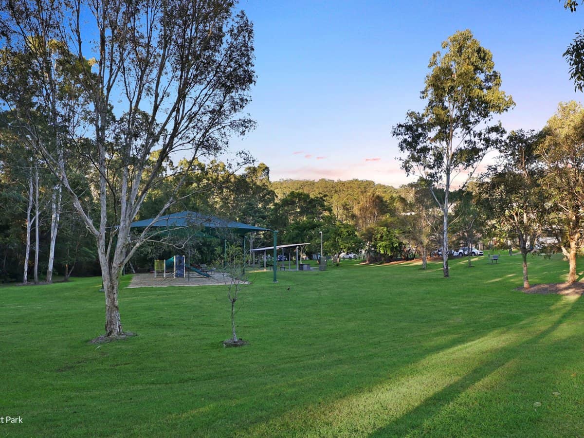 13 Finnagin Drive, BONOGIN - Thumbnail 32