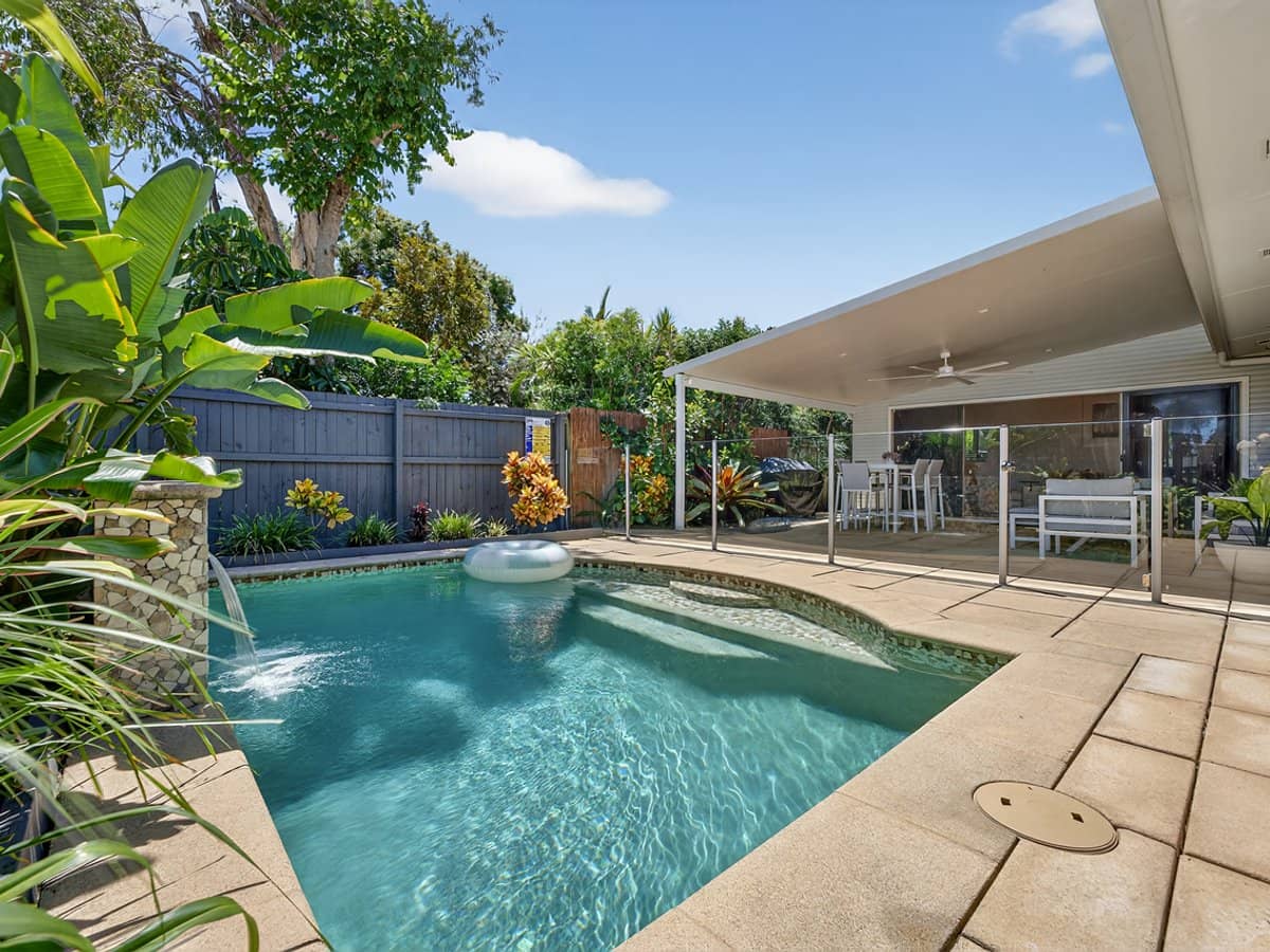 23 Clematis Avenue, HOLLYWELL - Thumbnail 1