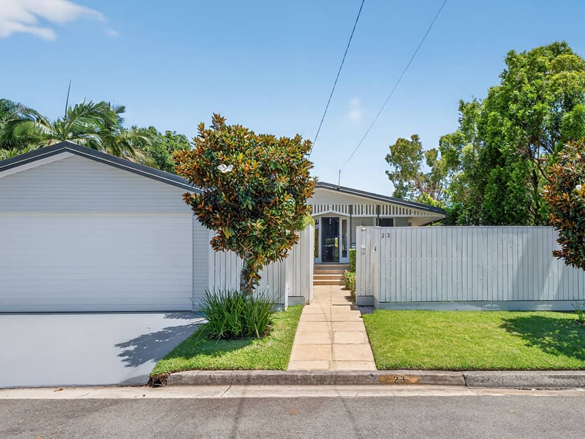 23 Clematis Avenue, HOLLYWELL - Thumbnail 2