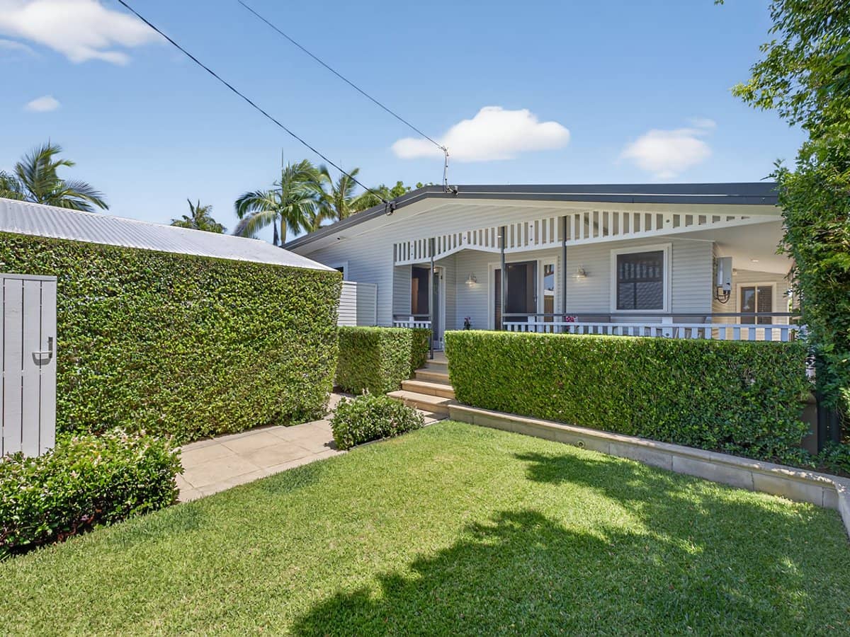 23 Clematis Avenue, HOLLYWELL - Thumbnail 3